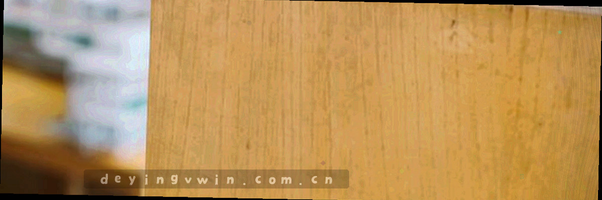 横向时间刻度、印刷边框与低透明度网格条纹组成的抽象背景